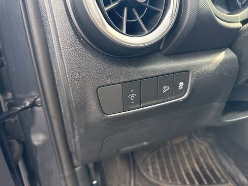 Used 2022 Hyundai Kona SEL w/ Convenience Package AWD/4WD image 16