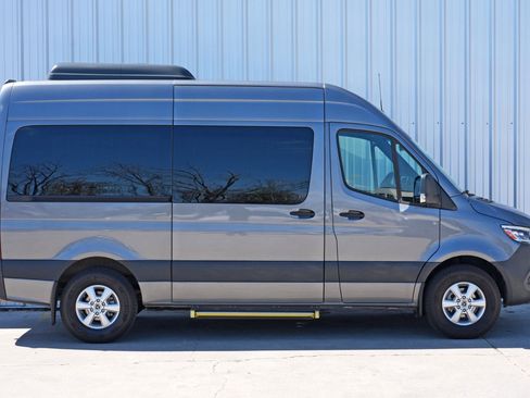 Used 2023 Mercedes-Benz Sprinter 2500 image 51