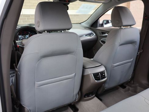 Used 2018 Chevrolet Malibu LT w/ Driver Confidence Package FWD image 18