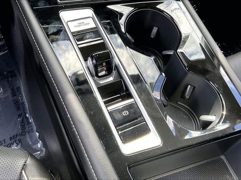 Certified 2024 Volkswagen Atlas SEL Premium R-Line image 28