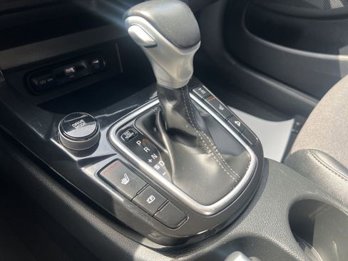 Used 2024 Kia Seltos S AWD/4WD image 36