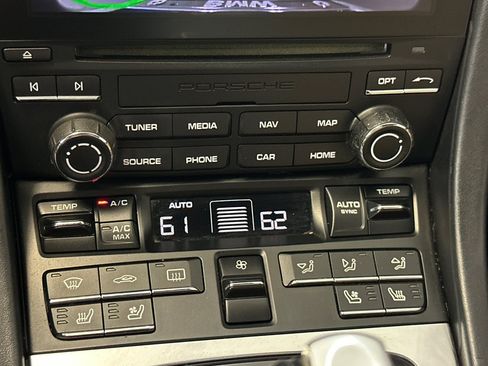 Used 2017 Porsche 911 Carrera RWD image 18