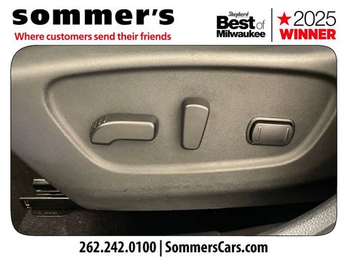 Used 2016 Nissan Rogue SV w/ SV Premium Package AWD/4WD image 10