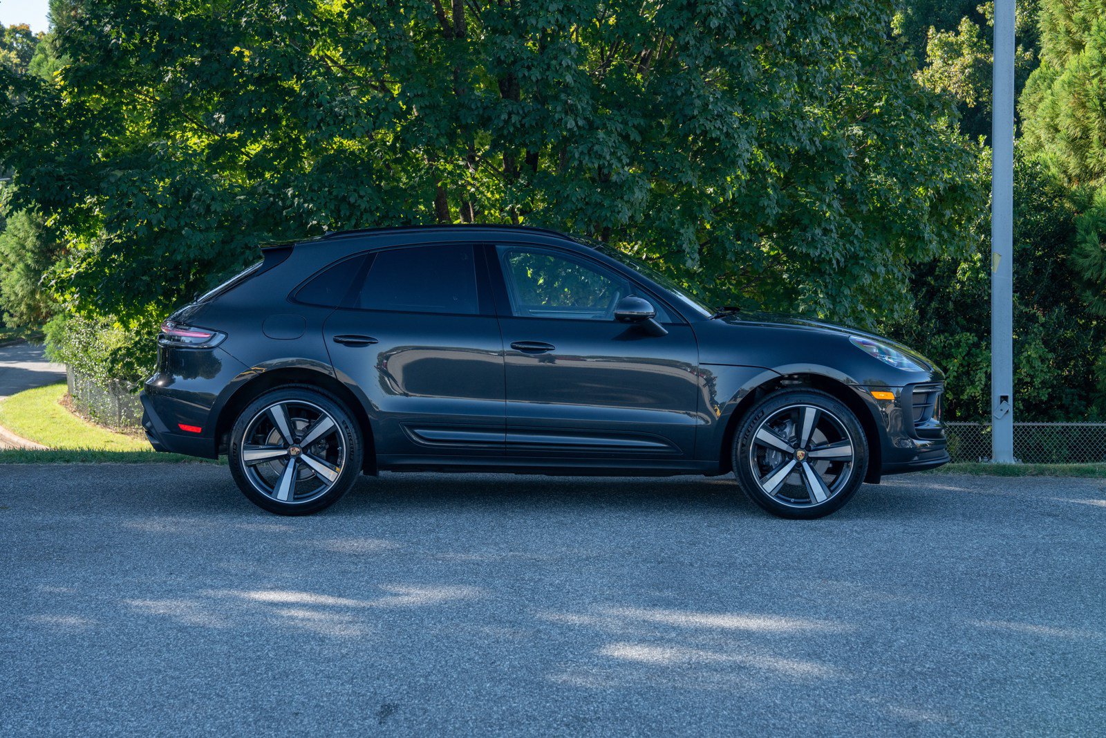 Certified 2026 Porsche Macan AWD/4WD image 8