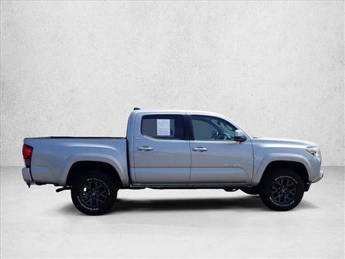 Used 2021 Toyota Tacoma SR5 w/ Technology Package AWD/4WD image 5