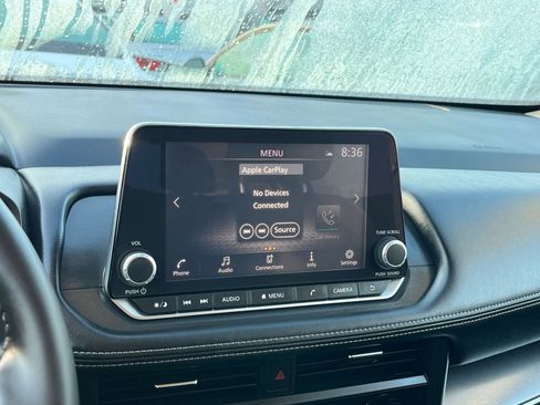 Used 2025 Nissan Rogue SV image 21