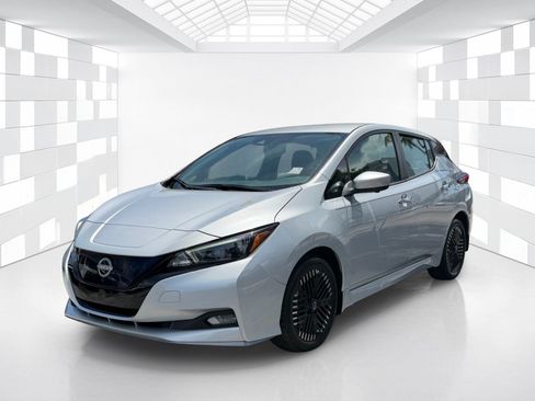 Certified 2024 Nissan Leaf SV Plus FWD image 3
