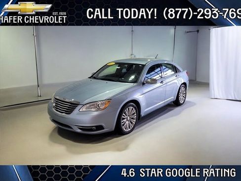 Used 2013 Chrysler 200 Limited image 1