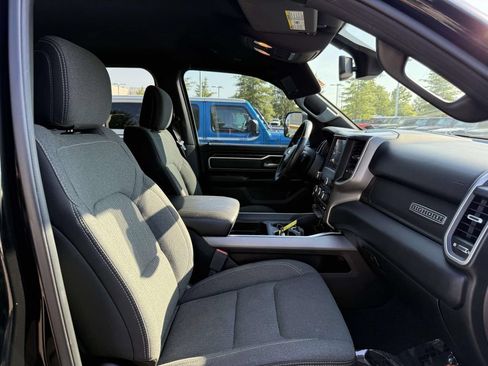 Used 2019 RAM 1500 Big Horn AWD/4WD image 14