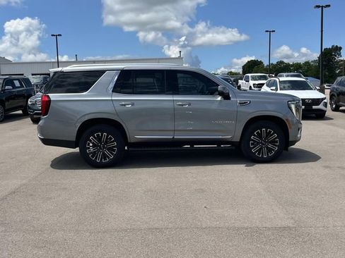 Certified 2025 GMC Yukon Elevation AWD/4WD image 3