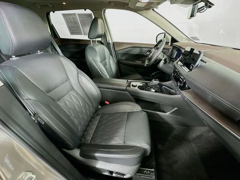 Certified 2023 Nissan Rogue Platinum w/ Platinum Premium Package image 39