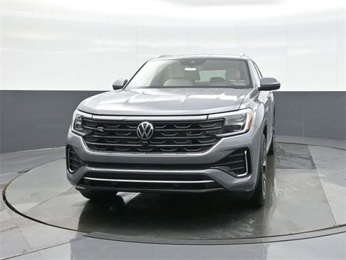 New 2026 Volkswagen Atlas Cross Sport SEL Premium R-Line image 2