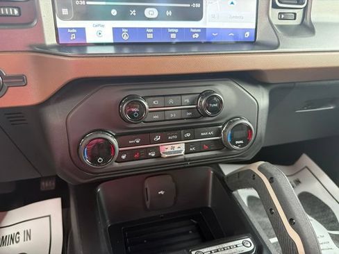 Used 2024 Ford Bronco Outer Banks AWD/4WD image 30
