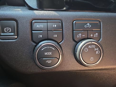 Certified 2024 Chevrolet Silverado 1500 LT AWD/4WD image 22