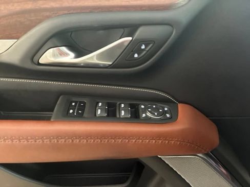 Used 2023 GMC Yukon Denali Ultimate AWD/4WD image 14