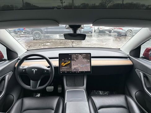 Used 2022 Tesla Model Y Performance image 32