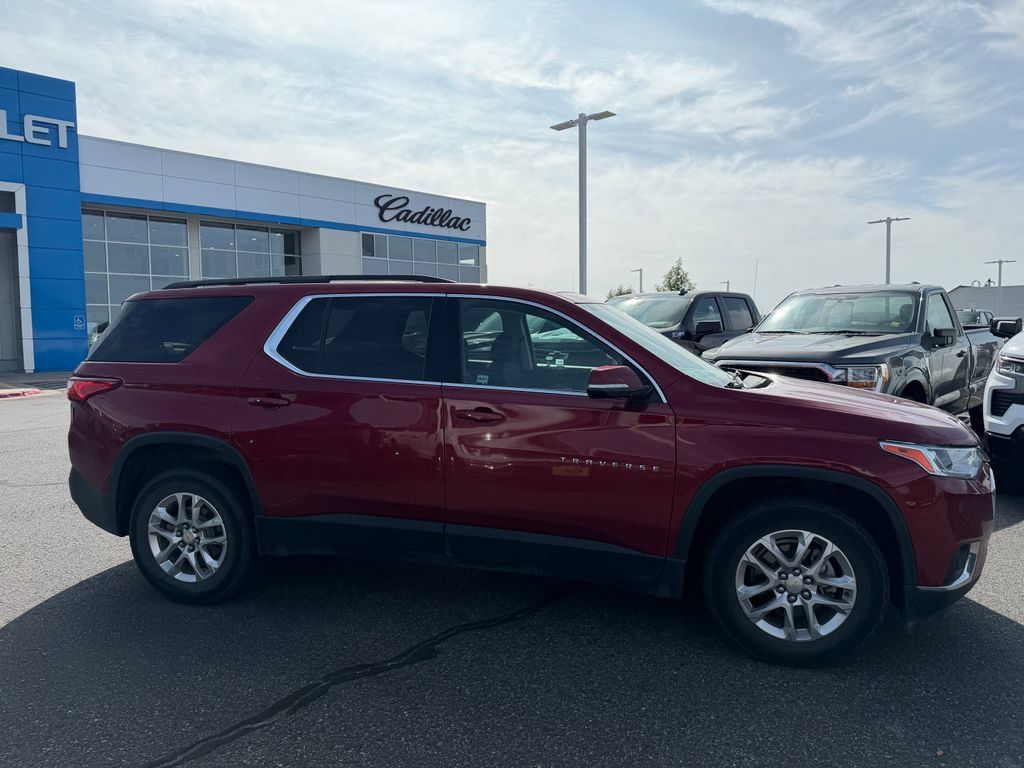 Used 2020 Chevrolet Traverse LT AWD/4WD image 2
