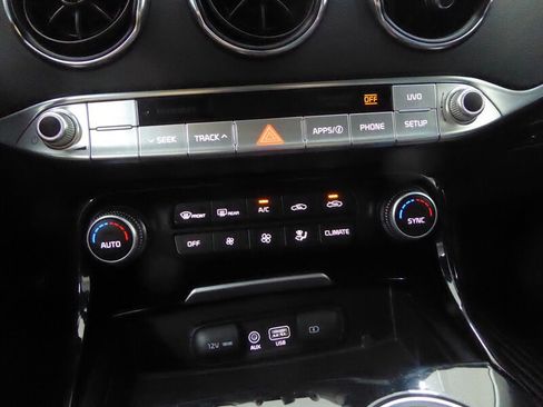 Used 2019 Kia Stinger image 16