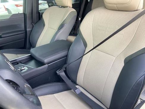 Used 2024 Lexus GX 550 AWD/4WD image 15