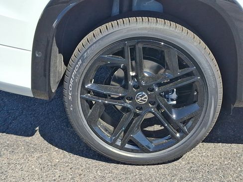 New 2026 Volkswagen Tiguan SE R-Line AWD/4WD image 5