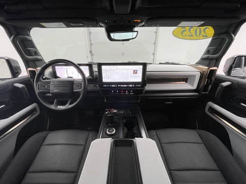 Used 2025 GMC Hummer EV 2X w/ LPO, Illumination Package AWD/4WD image 3