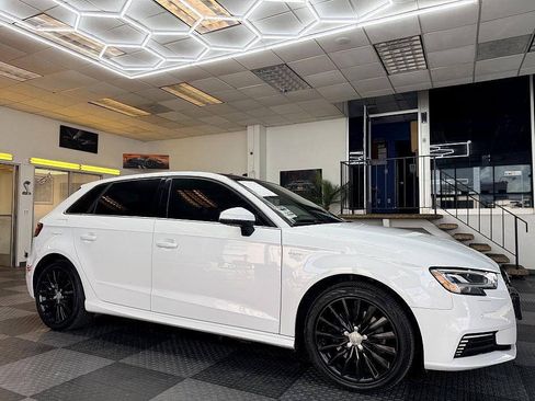 Used 2017 Audi A3 e-tron Prestige FWD image 3