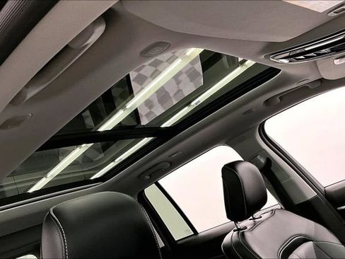 Used 2024 Jeep Grand Cherokee Limited image 20