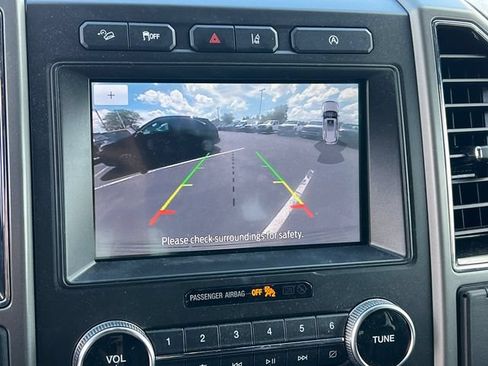 Used 2020 Ford Expedition XLT w/ Equipment Group 201A AWD/4WD image 9