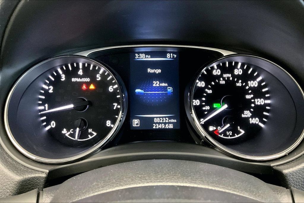Used 2015 Nissan Rogue SV AWD/4WD image 21