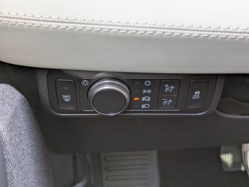 Used 2021 Ford Mustang Mach-E Premium image 23