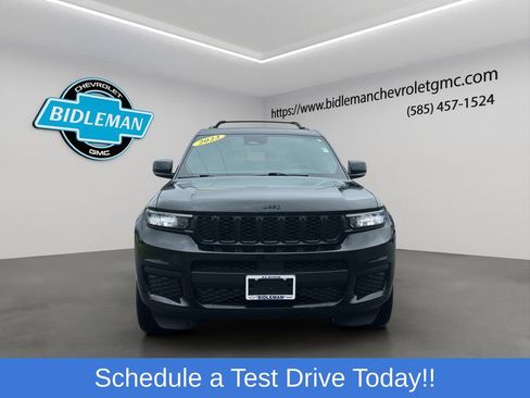 Used 2023 Jeep Grand Cherokee L Laredo AWD/4WD image 2
