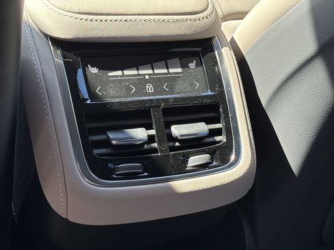 New 2026 Volvo XC90 B6 Plus w/ Protection Package Premier image 17