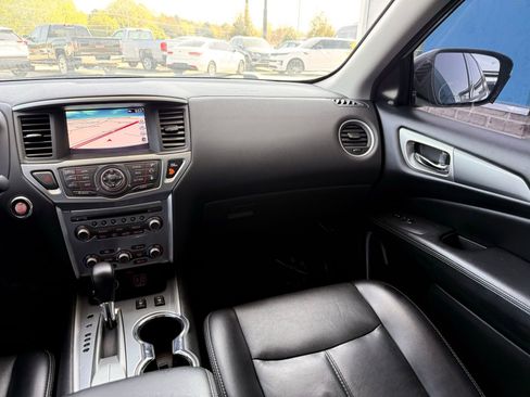 Used 2019 Nissan Pathfinder SL image 31