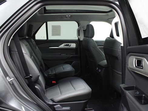 New 2026 Ford Explorer Active image 16