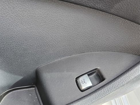 Used 2019 Mercedes-Benz E 450 4MATIC Cabriolet image 18