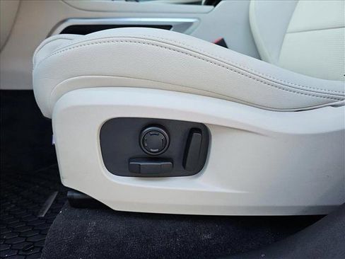 New 2025 Jaguar F-PACE R-Dynamic S image 29