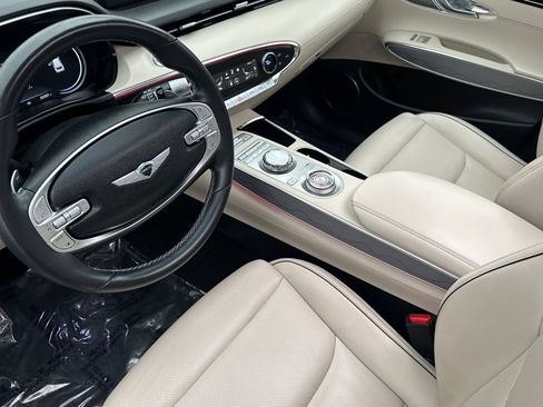 Used 2023 Genesis GV70 2.5T w/ Advanced Package image 11