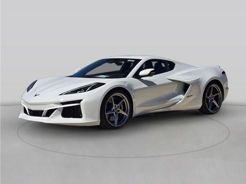 Used 2025 Chevrolet Corvette E-Ray w/ ZER Performance Package AWD/4WD image 1