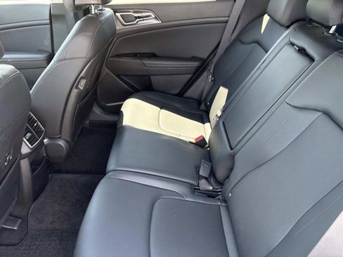 Used 2023 Kia Sportage EX image 14