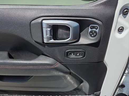 Used 2020 Jeep Gladiator Rubicon AWD/4WD image 25