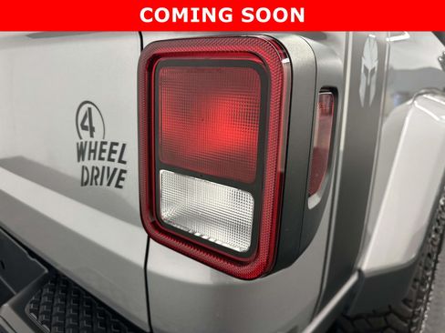 Used 2021 Jeep Gladiator Sport AWD/4WD image 10