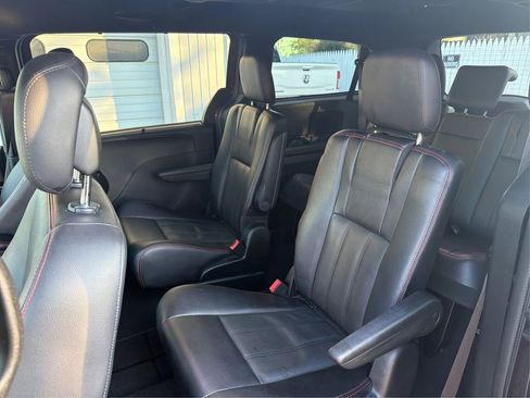 Used 2018 Dodge Grand Caravan GT FWD image 13
