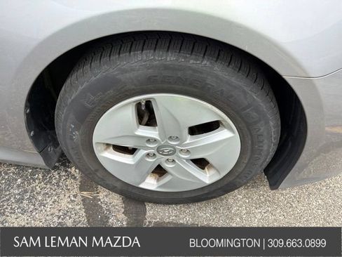 Used 2012 Hyundai Sonata Hybrid w/ Leather Pkg FWD image 11