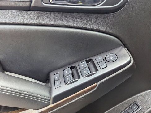 Used 2016 Chevrolet Suburban LT image 30