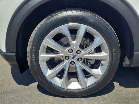Certified 2023 Ford Explorer Platinum w/ Technology Package AWD/4WD image 29