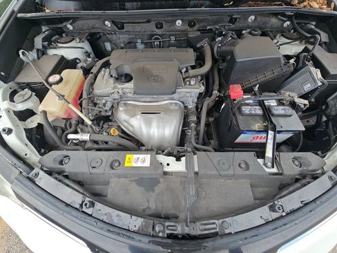 Used 2018 Toyota RAV4 Limited FWD image 14