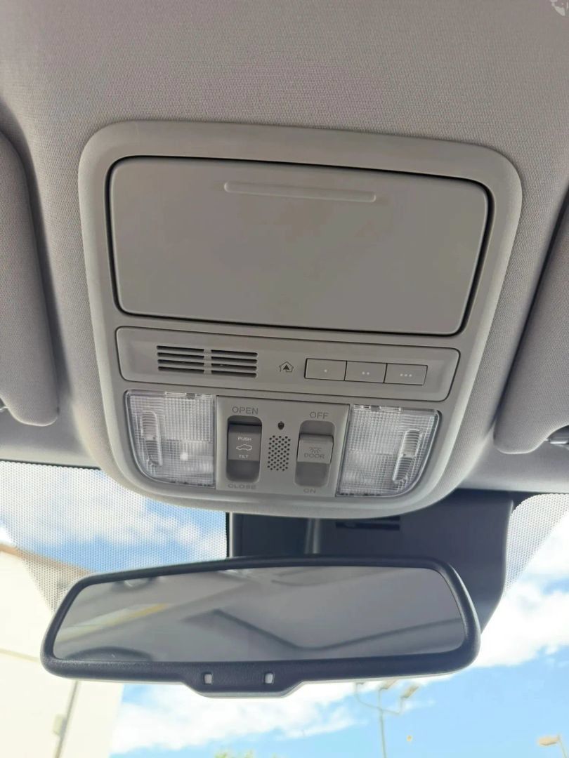 Used 2017 Honda Pilot Touring image 29
