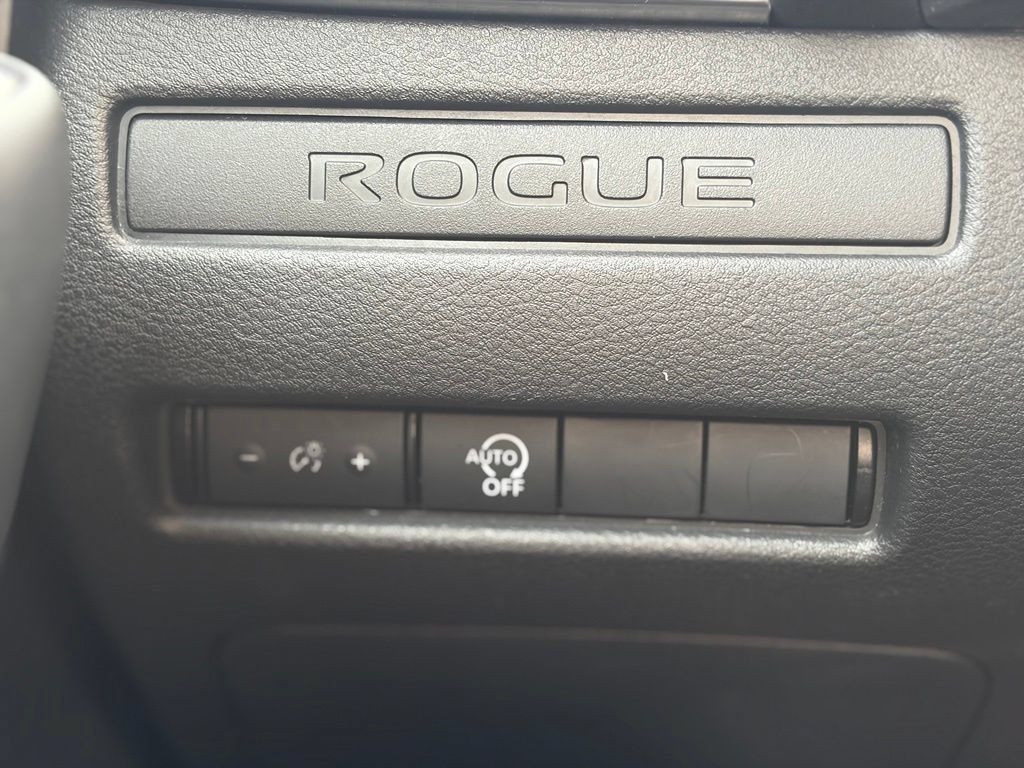 Used 2024 Nissan Rogue S AWD/4WD image 28