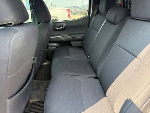 Used 2021 Toyota Tacoma TRD Off-Road AWD/4WD image 7