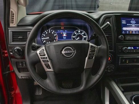 Used 2024 Nissan Titan SV w/ SV Convenience Package image 24